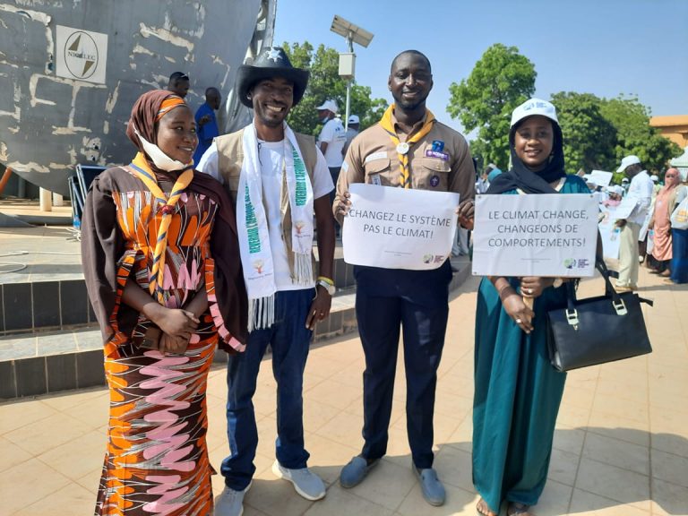 Sani Ayouba, dans la manifestation pour la justice climatique au Niger