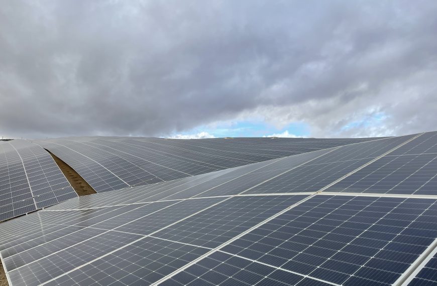 Bouygues Energies et Services signe un partenariat avec Solkampaniet pour une transition énergétique durable