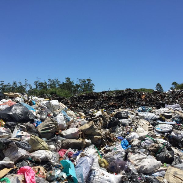 Wild dump in the Comoros/ Photo Credit: Houmi AHAMED-MIKIDACHE